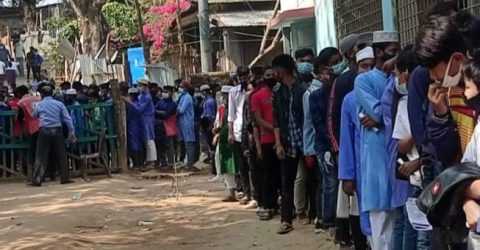 বাঘাইছড়ি উপজেলা স্বাস্থ্য কমপ্লেক্সে চলছে শিক্ষার্থীদের কোভিট -১৯ টিকা দান কর্মসূচি