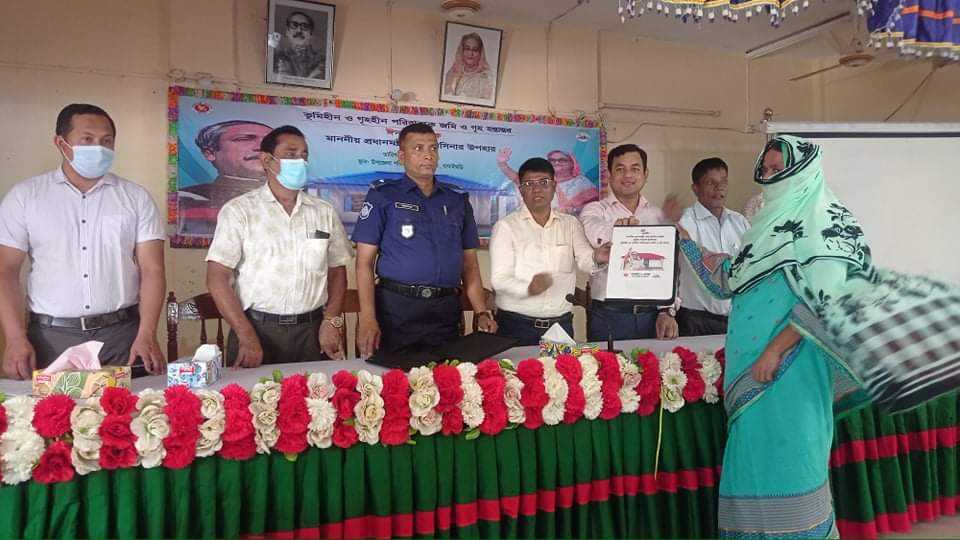 প্রধানমন্ত্রীর বিশেষ ঈদ উপহার পেলো ৯০ পরিবার