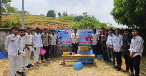 পৌর ছাত্রদলের যুগ্ম আহবায়ক শাহাদাত মোল্লার উদ্যোগে পরীক্ষা উপকরণ বিতরণ