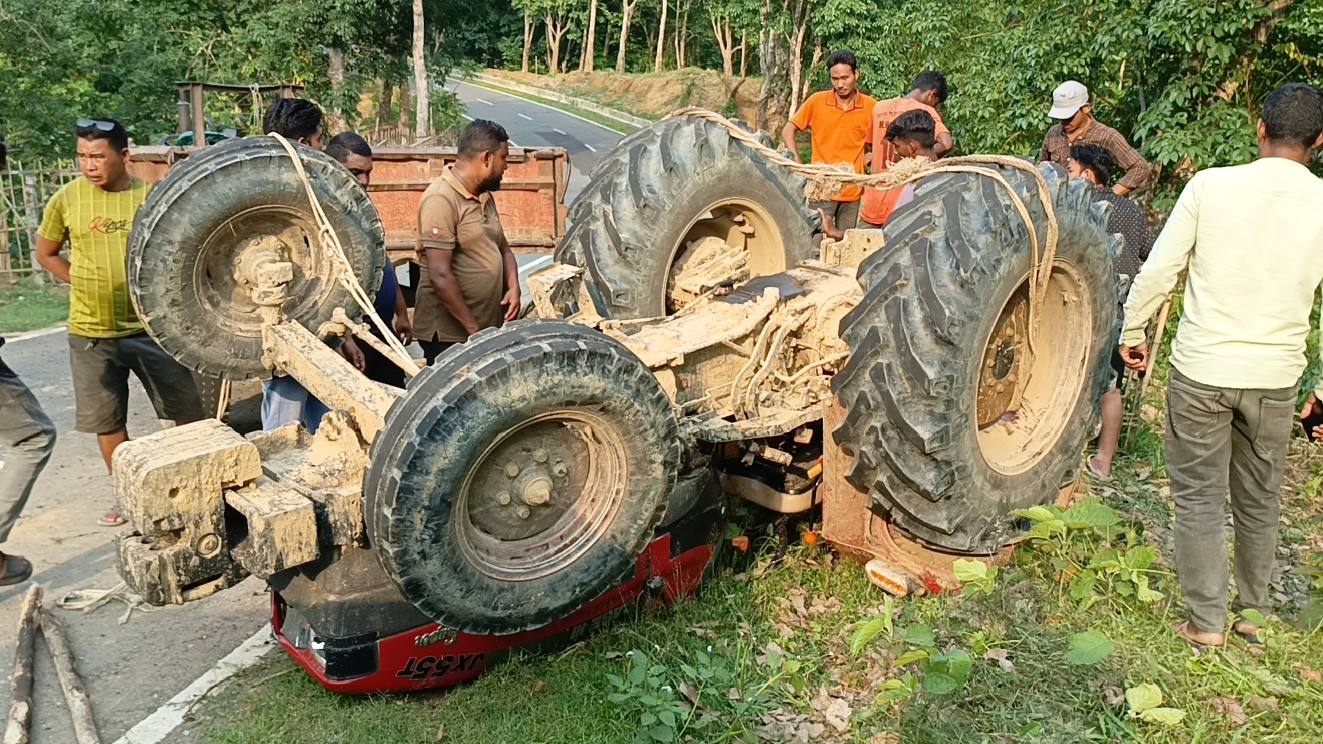 বাঘাইছড়িতে ট্রাক্টর উল্টে ৩ শ্রমিক নিহত, আহত-২