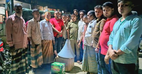 মুসলিম ব্লক মুন্সি পাড়া ইবাদাত খানায় মাইক উপহার দিলেন নুর উদ্দিন