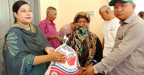 বাঘাইছড়ি ইউনিয়নে বন্যার্ত পরিবারের মাঝে ত্রাণ বিতরণ