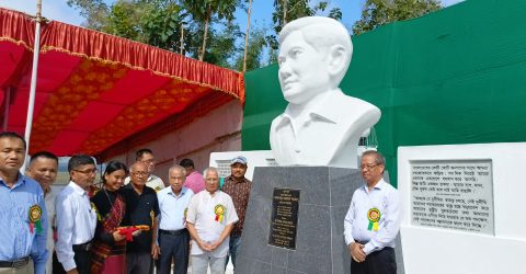 এম এন লারমা’র ভাস্কর্য উন্মোচন অনুষ্ঠানে ঊষাতন তালুকদারের  ঐক্যের আহবান