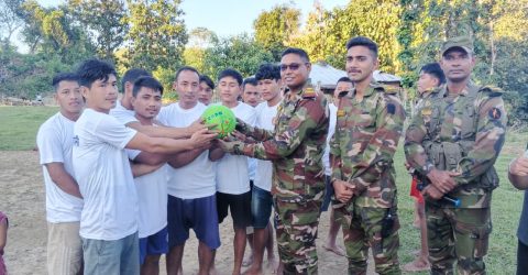 পাহাড়ি তরুণদের জন্য সেনাবাহিনীর ক্রীড়া উপহার—ভূয়াছড়িতে বন্ধুত্বপূর্ণ ফুটবল