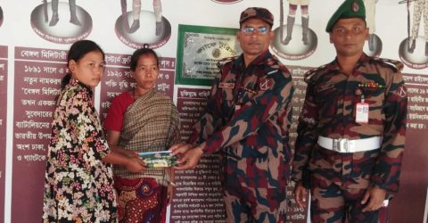 বিজিবির বাঘাইহাট ব্যাটালিয়নের মানবিক সহায়তা প্রদান