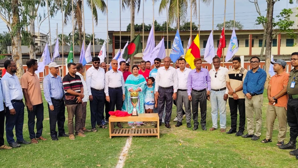 ট্রফি উন্মোচনের মধ্য দিয়ে জমকালো উদ্বোধন শহীদ প্রেসিডেন্ট জিয়াউর রহমান স্মৃতি ফুটবল টুর্নামেন্ট ২০২৬