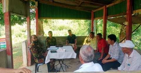 দুইটিলায় কারবারি সম্মেলন, রাইন্যাবনছড়া স্কুলে শিক্ষা উপকরণ দিল সেনাবাহিনী