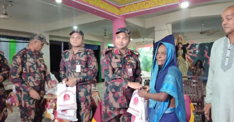 দুর্গাপূজায় সম্প্রীতির বার্তা নিয়ে বাঘাইছড়িতে বিজিবি, উপহার পেলেন অর্ধশত পরিবার