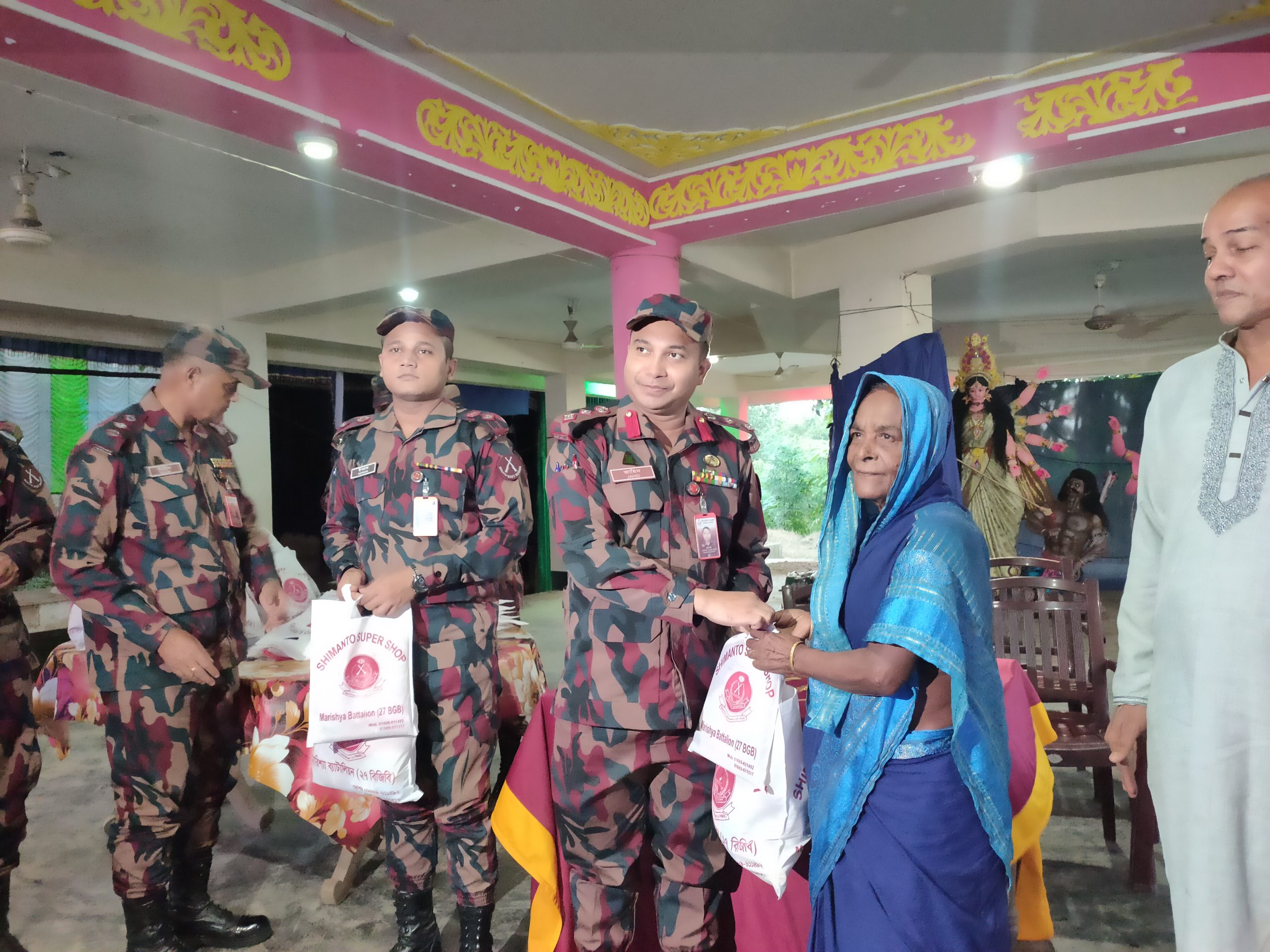 দুর্গাপূজায় সম্প্রীতির বার্তা নিয়ে বাঘাইছড়িতে বিজিবি, উপহার পেলেন অর্ধশত পরিবার